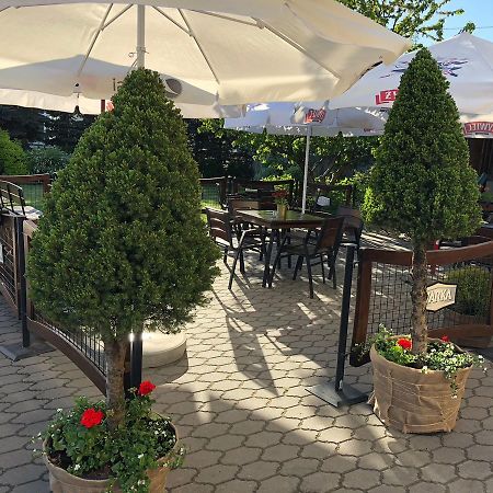 Bialy Kruk 호텔 Starogard Gdański 외부 사진